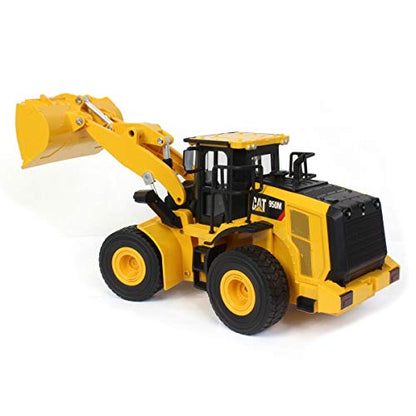 Diecast Masters 1:24 Scale Radio Control Truck CAT 950M Wheel Loader Model 25003