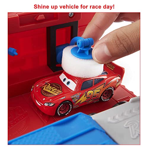 Mattel Disney and Pixar Cars Transforming Mack Playset | 2-in-1 Toy Truck & Tune-Up Station with Launcher, Lift & More, Movie-Inspired Graphics