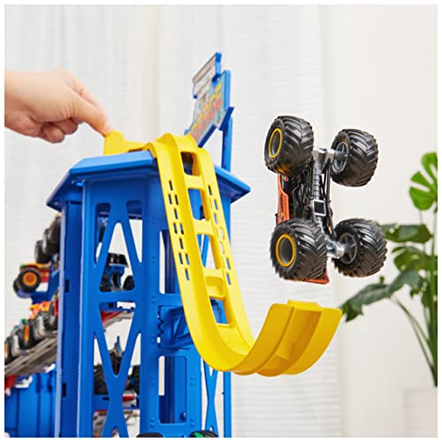 Monster Jam Garage Playset and Storage with Exclusive Grave Digger Monster Truck, Lights & Sounds, Kids Toys for Boys and Girls Ages 4 and Up - style: Garage Playset